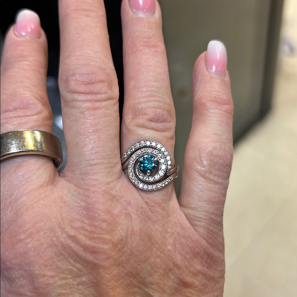 493845 14k Wg Na Hoku Ring Paired With Na Hoku Wave Band. New Retail $4459.00